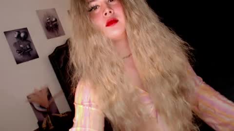 Snapshot of pinay_ivy chatting on 07-19-26, 01:09 Ivy Morningstar online show from 07-19-26, 01:09