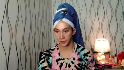 lucyLove online show from 11-18-25, 03:56