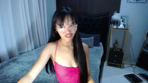 Snapshot of pinay_slutx chatting on 03-06-25, 10:52 dee online show from 03-06-25, 10:52