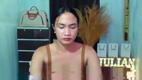 Snapshot of pinaycutie_jilian chatting on 10-10-25, 12:04 jilian  online show from 10-10-25, 12:04
