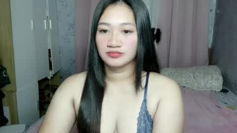 Snapshot of pinaykristine chatting on 07-25-26, 06:00 pinaykristine online show from 07-25-26, 06:00