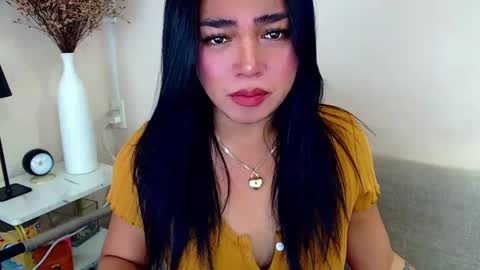 Snapshot of pinaymorena69 chatting on 01-06-25, 01:53 Just cath online show from 01-06-25, 01:53