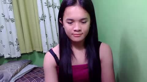 pinaymorena_rhowe online show from 12-17-24, 04:34
