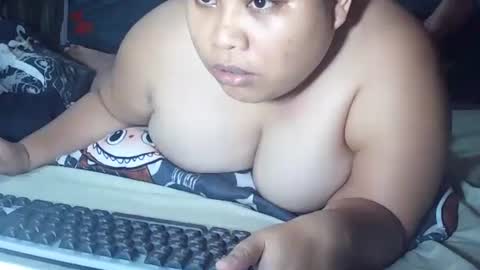 Snapshot of pinaysweet_couple chatting on 03-25-26, 01:39 pinaysweet_couple online show from 03-25-26, 01:39