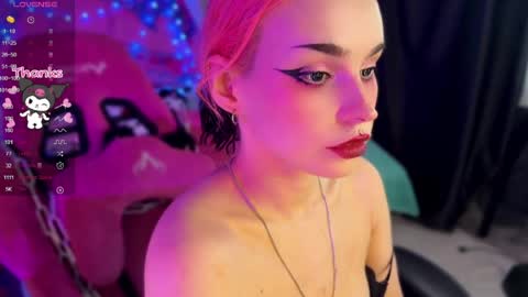Snapshot of pineapple_dope chatting on 06-09-26, 02:12 Nancy online show from 06-09-26, 02:12