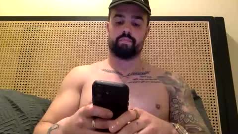 pineappleice26 online show from 12-01-25, 06:46