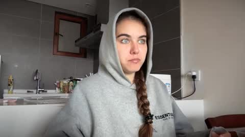 Susie online show from 01-07-26, 04:37