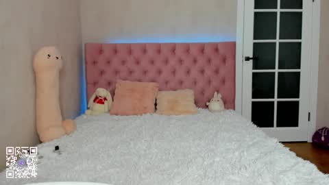 pink_lila18 online show from 01-17-26, 01:54