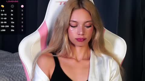 Snapshot of pink_princess_k chatting on 09-08-25, 05:45 Kate online show from 09-08-25, 05:45