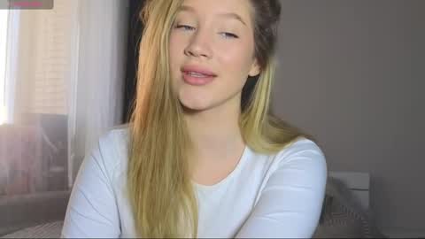 Snapshot of pink_rosee_ chatting on 12-25-24, 03:40 online show from 12-25-24, 03:40