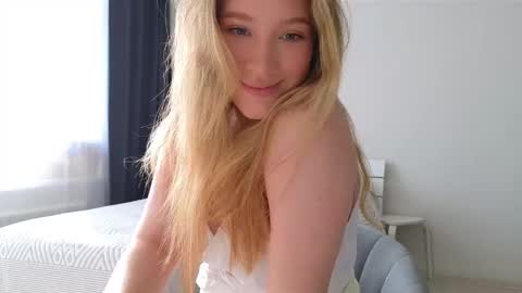 Snapshot of pink_rosee_ chatting on 10-08-25, 03:26 online show from 10-08-25, 03:26