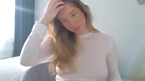 Snapshot of pink_rosee_ chatting on 10-13-25, 02:55 online show from 10-13-25, 02:55