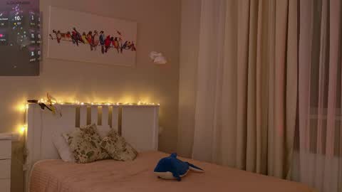 Eva online show from 10-13-25, 05:13