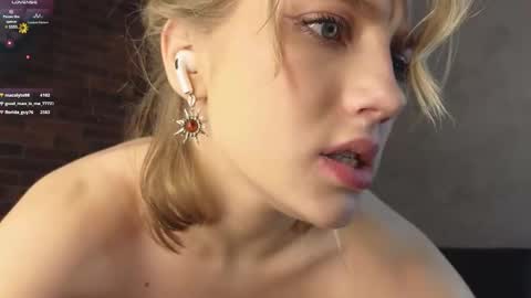 Adele online show from 01-08-25, 01:53