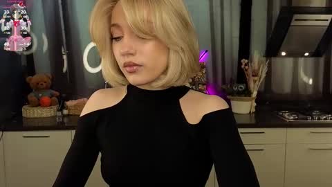 Adele online show from 02-27-25, 09:00