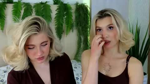 Adele online show from 09-11-25, 10:26