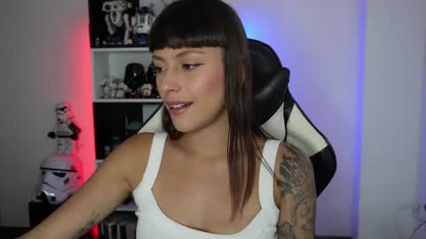 Snapshot of pinkcatlive chatting on 03-19-26, 07:18 Emily online show from 03-19-26, 07:18