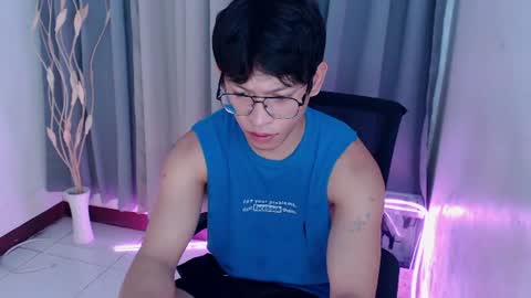 Snapshot of pinkcock_froi chatting on 06-10-26, 03:39 froi online show from 06-10-26, 03:39