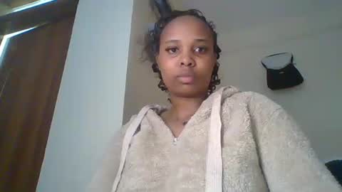 Snapshot of pinkie_bear chatting on 10-31-25, 11:55 Pinkie online show from 10-31-25, 11:55