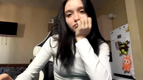 Aria online show from 04-25-26, 07:44