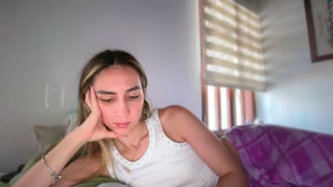 Snapshot of pinkilola chatting on 05-05-26, 03:53 Pinkilola online show from 05-05-26, 03:53