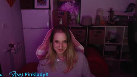Snapshot of pinkladyx2 chatting on 01-10-25, 07:32 pinkladyx2 online show from 01-10-25, 07:32