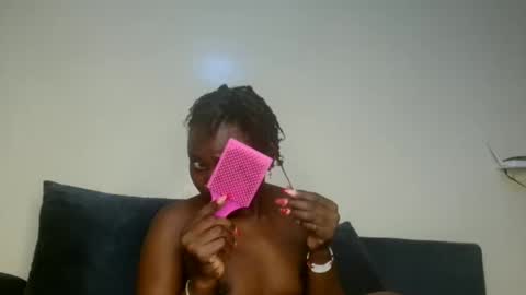 Snapshot of pinklover2003 chatting on 05-18-26, 03:40 Serena online show from 05-18-26, 03:40
