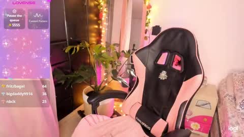 Snapshot of pinkpantherr_ chatting on 02-01-25, 04:56 Sarah .. online show from 02-01-25, 04:56