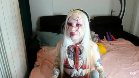 Helen Goat online show from 11-01-25, 02:46