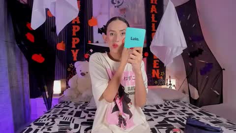 Snapshot of pinky_peach_ chatting on 10-20-25, 04:24 Peachy online show from 10-20-25, 04:24