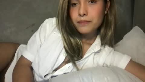 Snapshot of pinky_skylar chatting on 05-21-26, 02:18 taylor-dont forget to follow and give thumps up online show from 05-21-26, 02:18