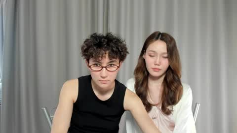 Snapshot of pinkylovers chatting on 05-07-26, 10:20 Li long hair and Ru short hair online show from 05-07-26, 10:20