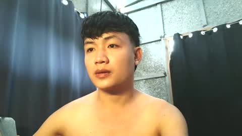 Snapshot of pinoy_petitehugecock chatting on 10-19-25, 04:57 alex online show from 10-19-25, 04:57