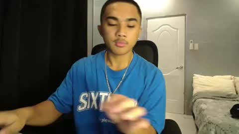 Snapshot of pinoyadriannexxx chatting on 10-01-25, 02:17 Adrianne online show from 10-01-25, 02:17