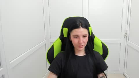 Snapshot of piper_smilee chatting on 06-12-26, 03:55 Piper online show from 06-12-26, 03:55