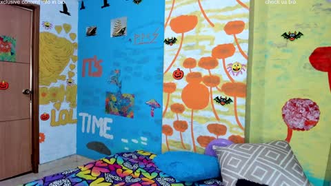 Snapshot of pipeshowtime chatting on 12-17-24, 01:18 VALENTINA y PIPE online show from 12-17-24, 01:18