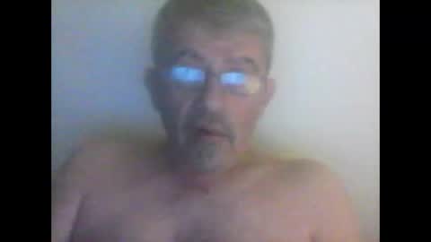 Snapshot of pipi2704 chatting on 01-10-25, 07:00 pipi2704 online show from 01-10-25, 07:00