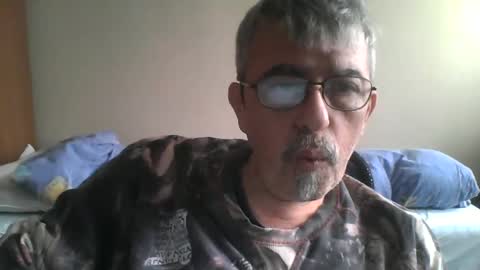 Snapshot of pipi2704 chatting on 01-19-25, 11:23 pipi2704 online show from 01-19-25, 11:23