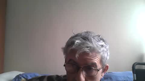Snapshot of pipi2704 chatting on 02-15-25, 12:01 pipi2704 online show from 02-15-25, 12:01