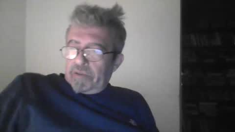 Snapshot of pipi2704 chatting on 02-17-25, 05:36 pipi2704 online show from 02-17-25, 05:36