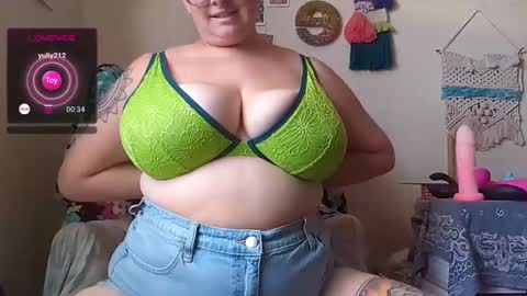 Snapshot of pisces_princess_ chatting on 12-25-24, 07:34 Em online show from 12-25-24, 07:34