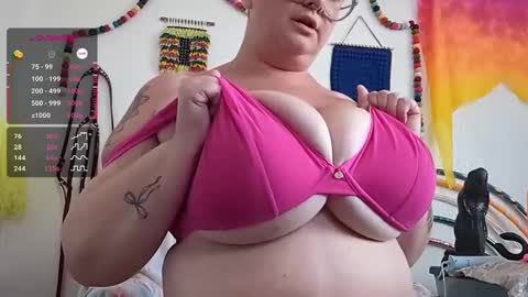Snapshot of pisces_princess_ chatting on 09-12-25, 08:42 Em online show from 09-12-25, 08:42
