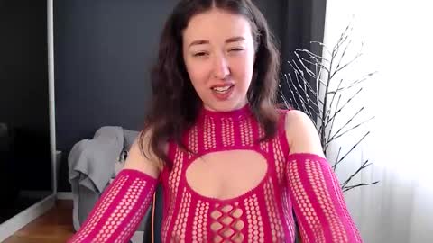 piscesgirl06 online show from 05-05-26, 04:53