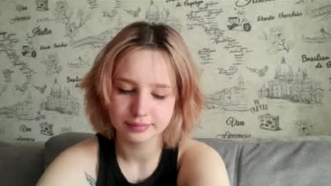 Caroline online show from 04-17-26, 04:15