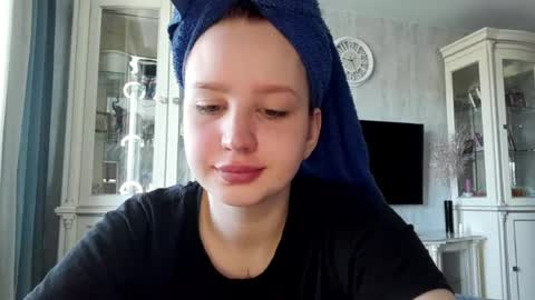 Caroline online show from 04-29-26, 04:27