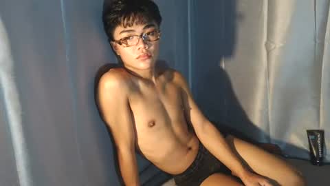 Snapshot of pixie_hugecock chatting on 07-12-26, 05:15 jay online show from 07-12-26, 05:15