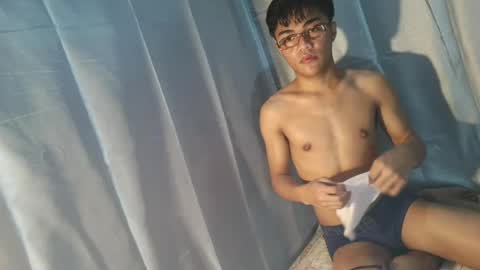 Snapshot of pixie_hugecock chatting on 07-13-26, 07:16 jay online show from 07-13-26, 07:16