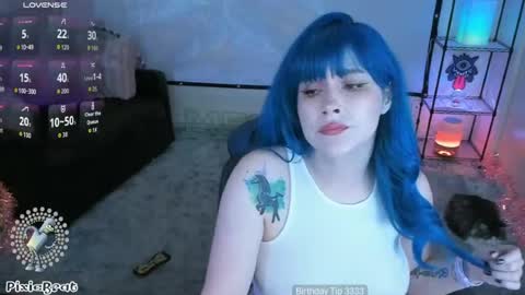 Snapshot of pixiebratx chatting on 06-19-26, 04:06 Pixie online show from 06-19-26, 04:06