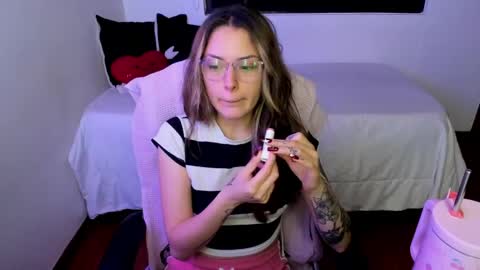 Snapshot of pixiedaemon chatting on 06-07-26, 01:21 pixie online show from 06-07-26, 01:21