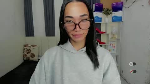 pixiedoll_ online show from 12-21-25, 11:01